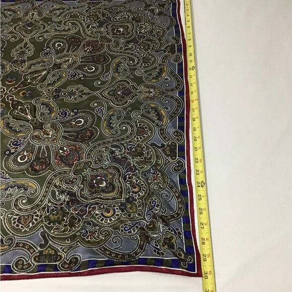 Oscar De La Renta Green Satin Blend Square Scarf 30” X 30” Vintage - Picture 6 of 6